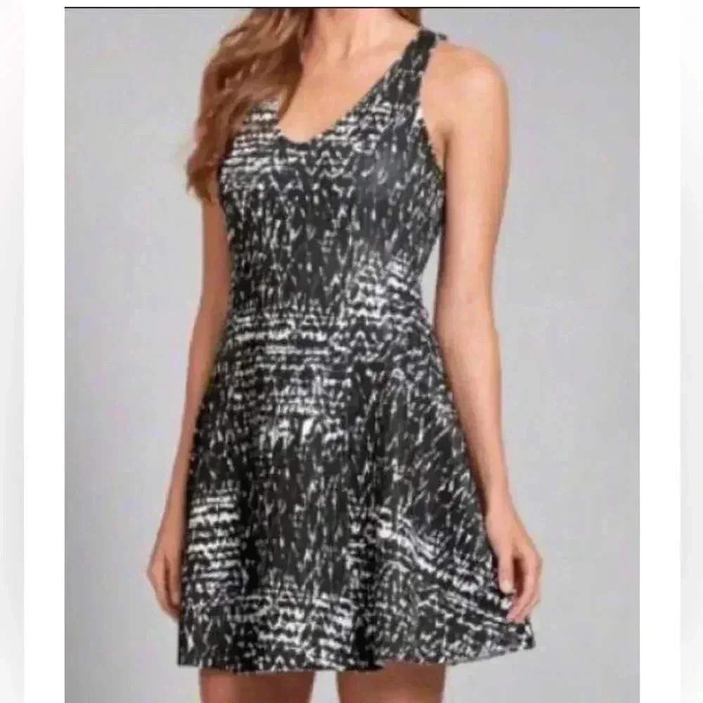 Abercrombie and fitch black white print Tennis dress new small